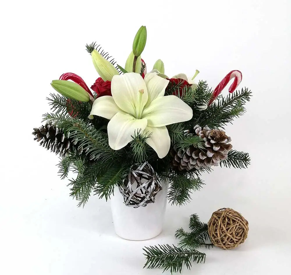 Arreglo Navidad Lilies Blancas y Rosas Rojas CDMX