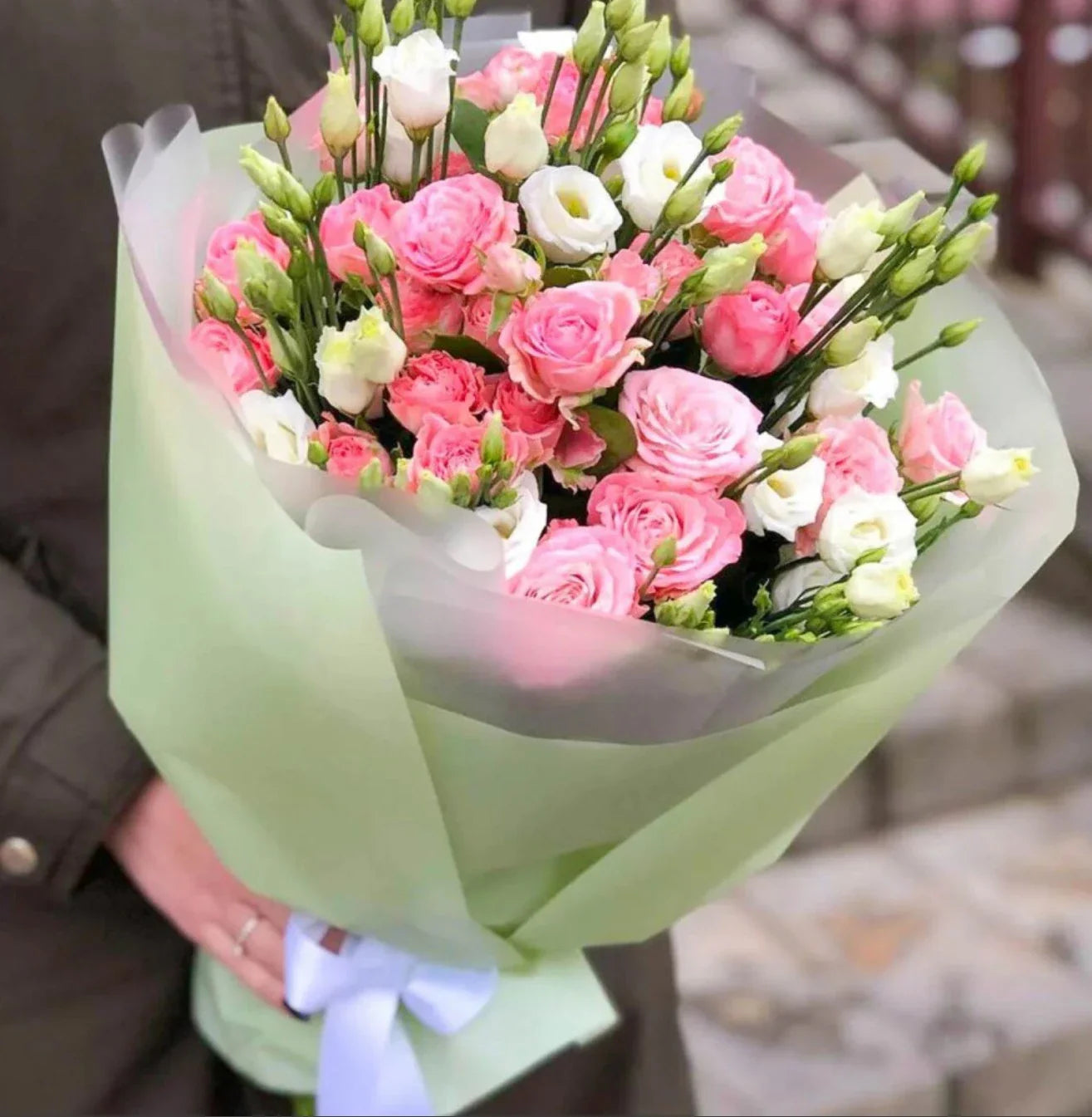 Ramo 20 Lisianthus Rosa y Blanco a Domicilio CDMX