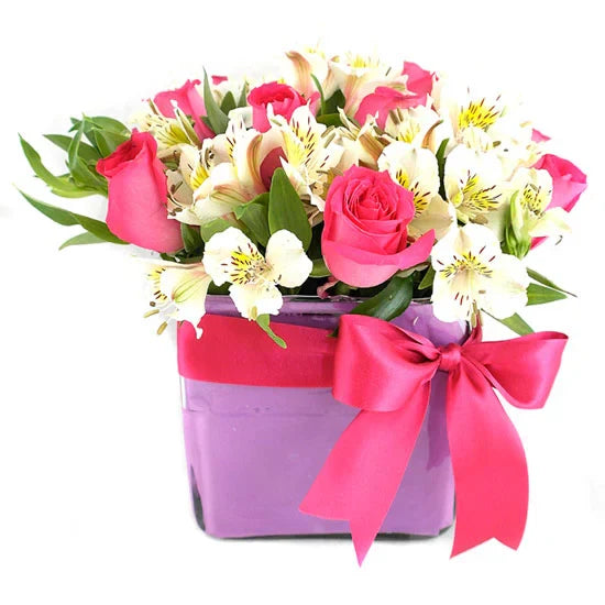 Arreglo 12 Rosas Fucsia con Alstroemerias CDMX