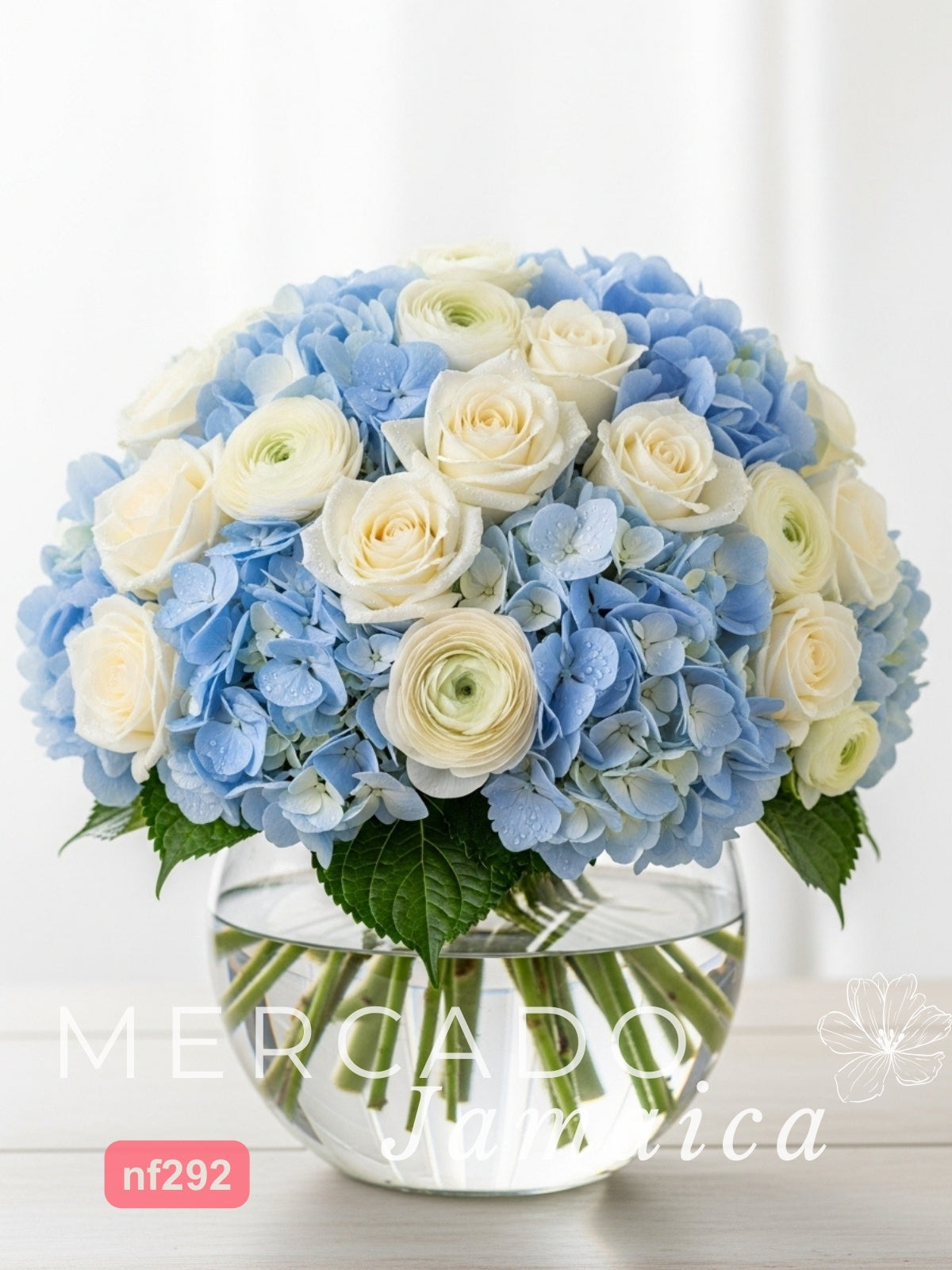 Arreglo Hortensias Azules y Rosas Blancas CDMX