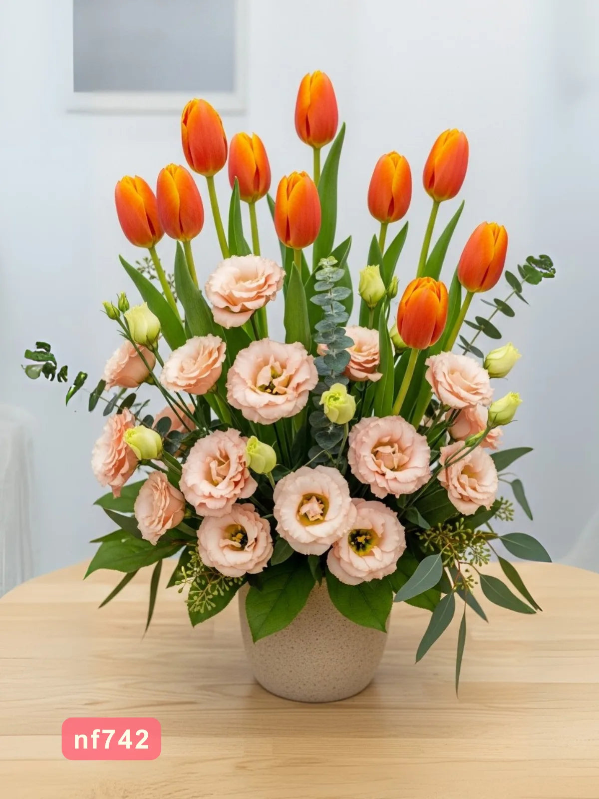 10 Tulipanes Naranja con Lisianthus CDMX